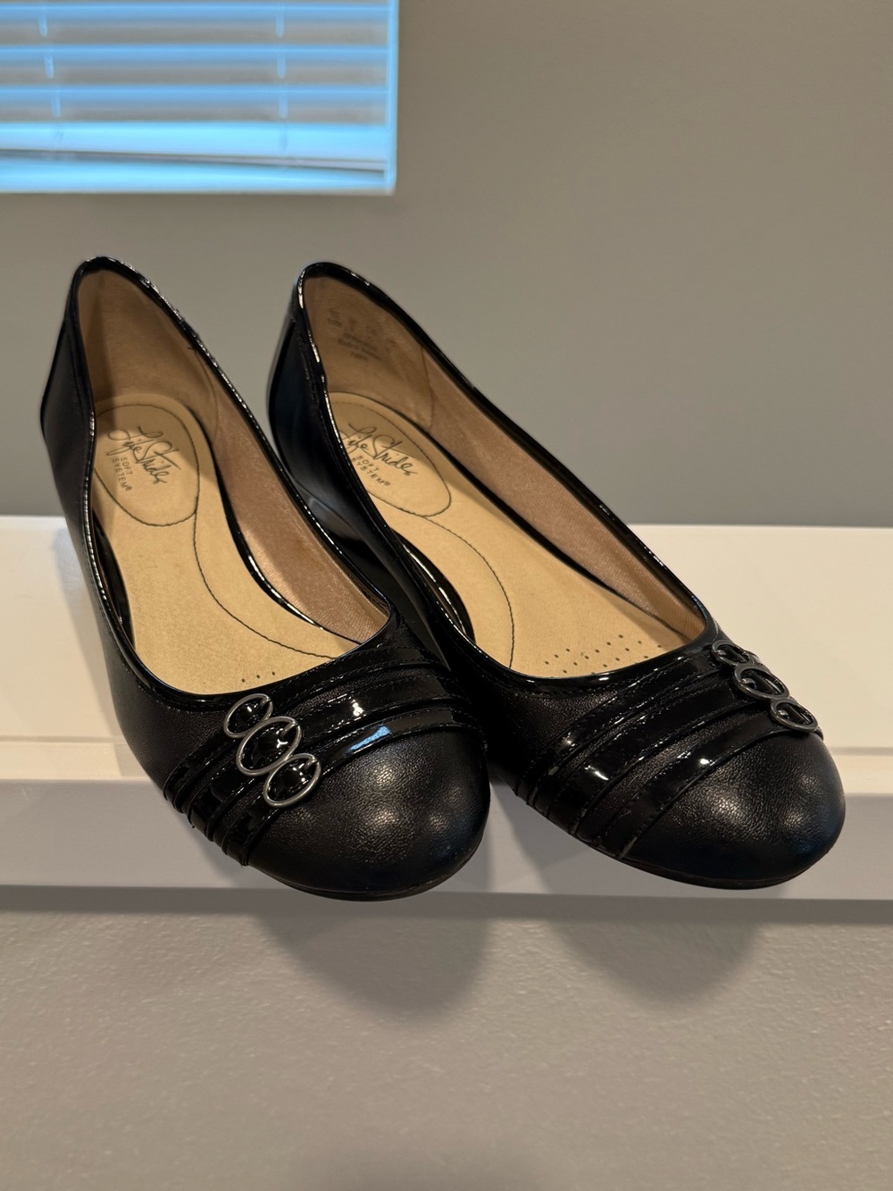 10W LifeStride flats - black